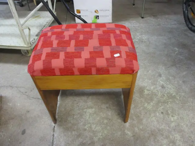 Piano Stool Image 1++
