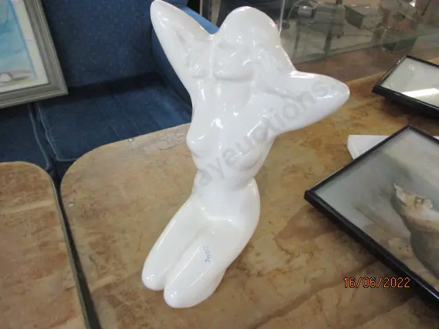 Nude Figure Image 1++