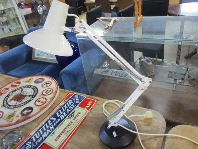 Anglepoise Lamp Image 1++