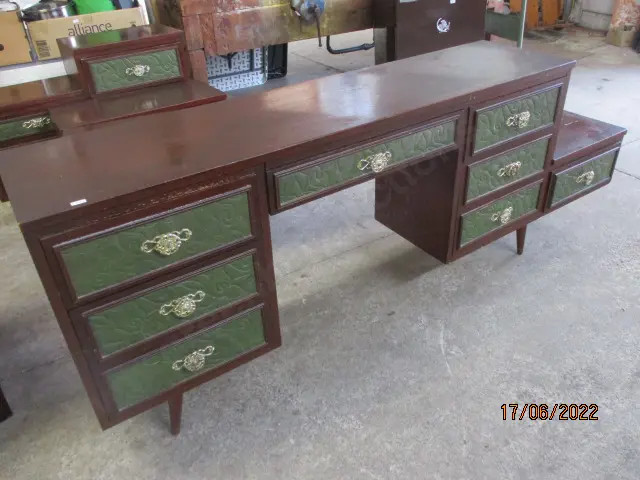 Retro Dresser Image 1++