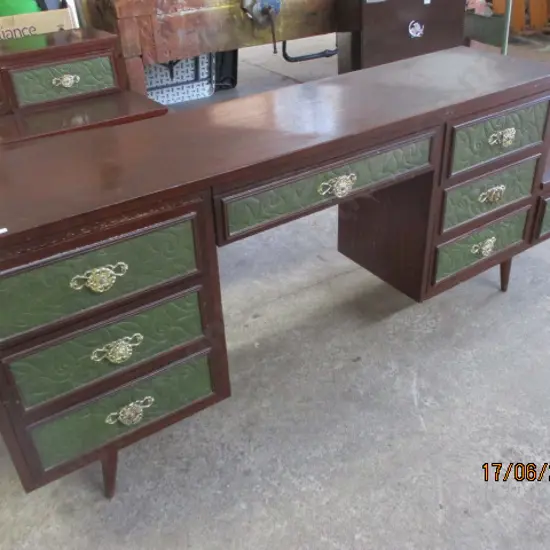 Retro Dresser