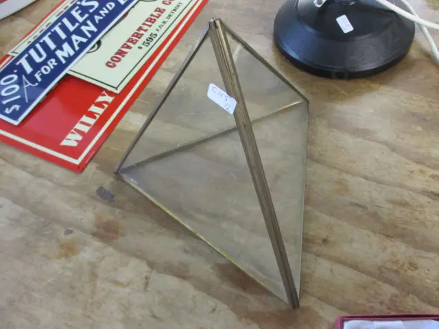 Glass Pyramid Image 1++