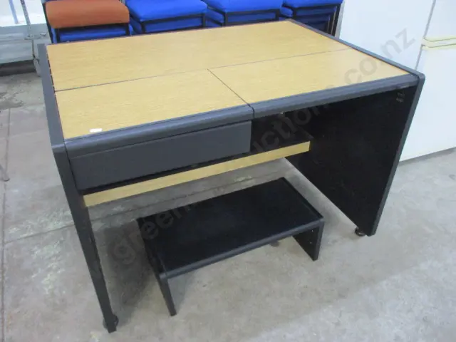 Desk  Image 1++