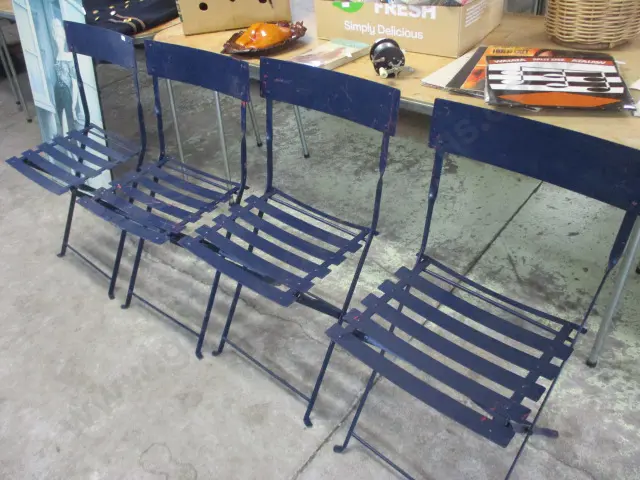 4 Folding Metal Chairs Image 1++