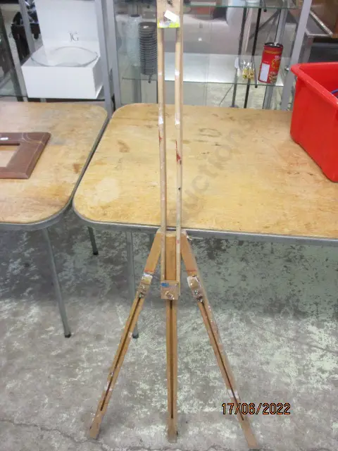Easel Image 1++