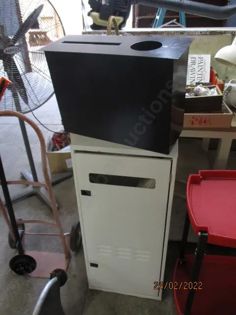 2 Metal Boxes Image 1++