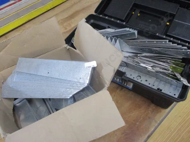Joist Hangers abd Flashings Image 1++
