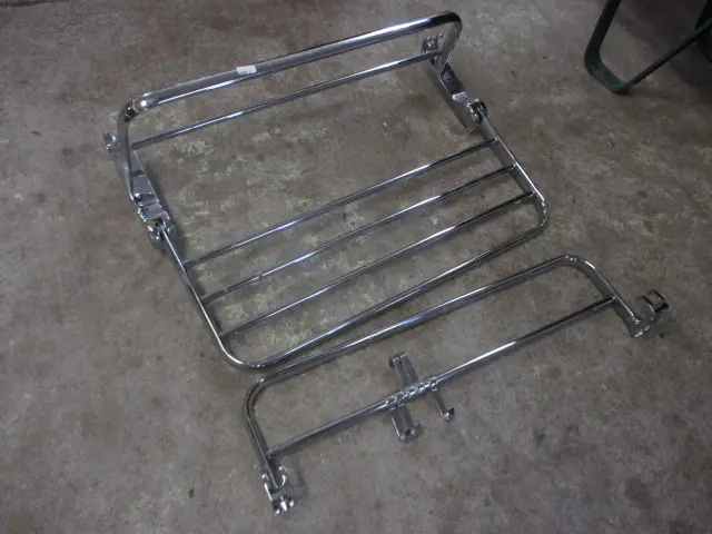 2 Towel Racks Image 1++