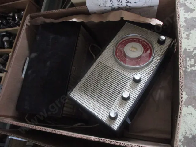 2 Radios Image 1++