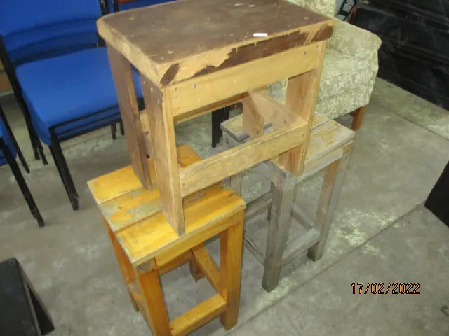 3 Stools Image 1++