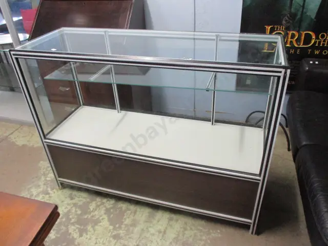 Shop Display Cab Image 1++