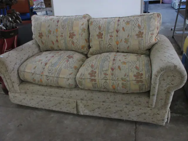 2 Seater Couch Image 1++
