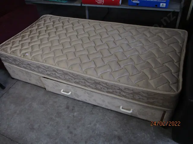 Single Divan Image 1++