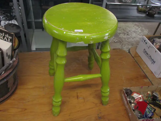 Retro Stool Image 1++
