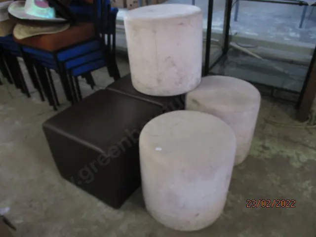 5 Stools Image 1++