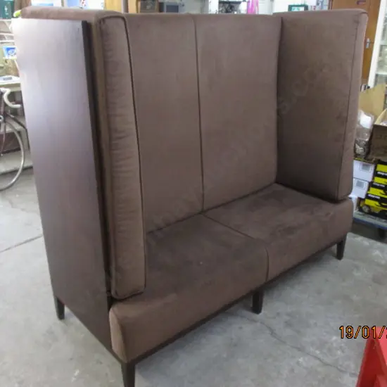 Hiback Booth