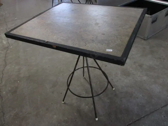 Retro Table Image 1++
