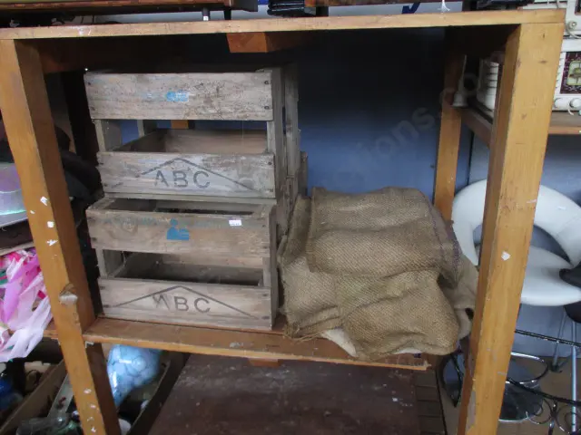 Beerr Crate and Sacks Image 1++