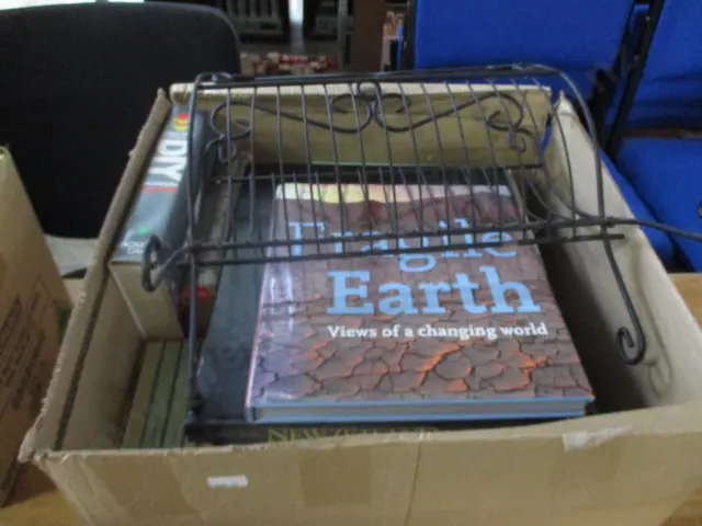 Books and Mag Rack Image 1++