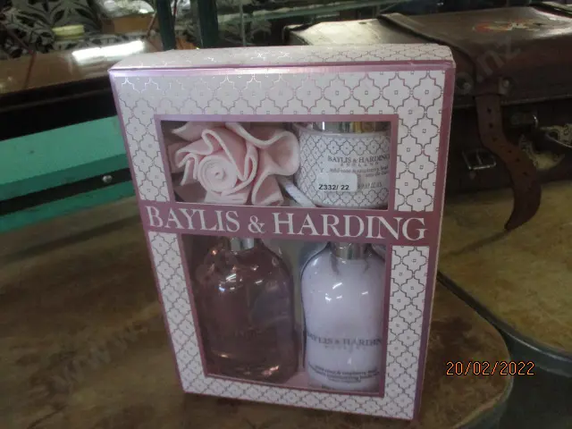 Body Lotion and Wash Image 1++