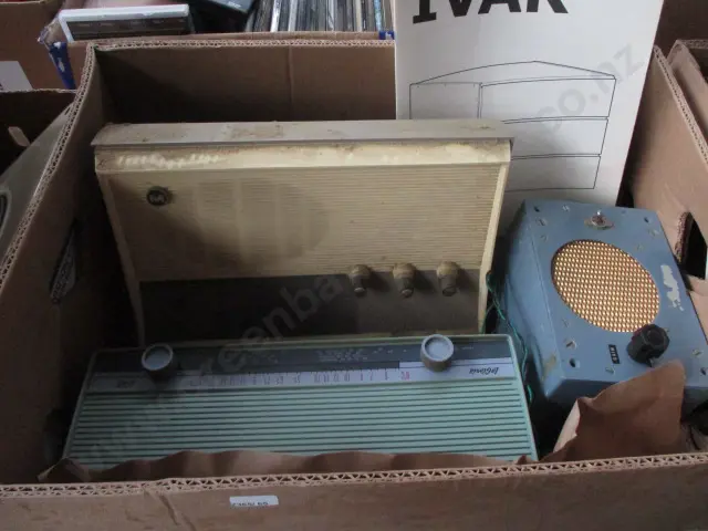 Radios and Speaker Image 1++