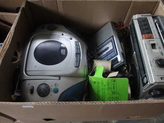Asst Radios Image 1++