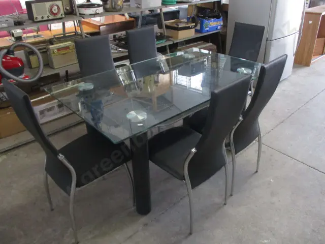 Table and 6 Chairs Image 1++