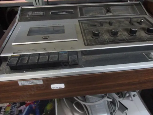 Cassette Player Image 1++