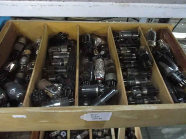Radio Valves Image 1++