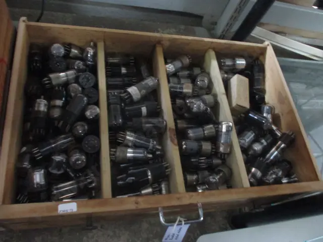 Radio Valves Image 1++