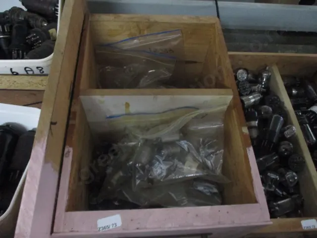 Radio Valves Image 1++