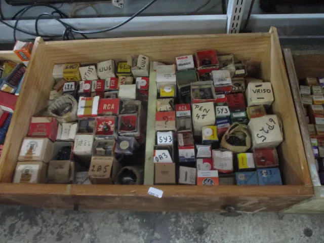 Radio Valves Image 1++