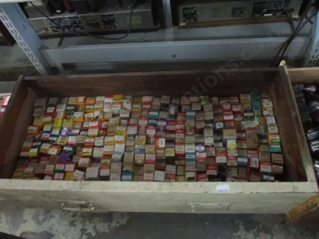 Radio Valves Image 1++