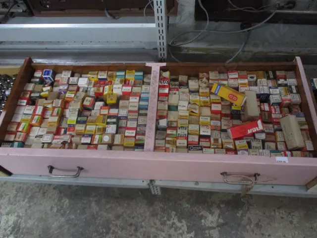 Radio Valves Image 1++