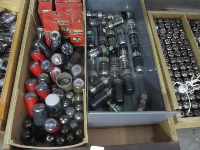 Radio Valves Image 1++