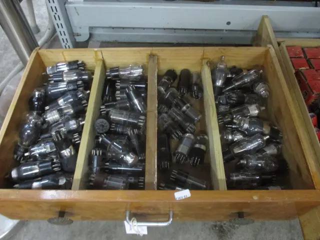 Radio Valves Image 1++