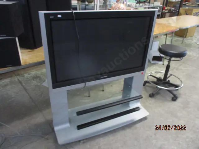 Large Tv Image 1++
