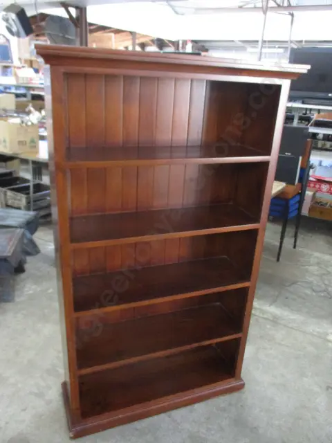Display or Bookshelf  Image 1++