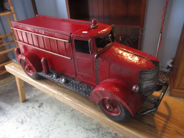 Large Model Fire Truck Image 1++