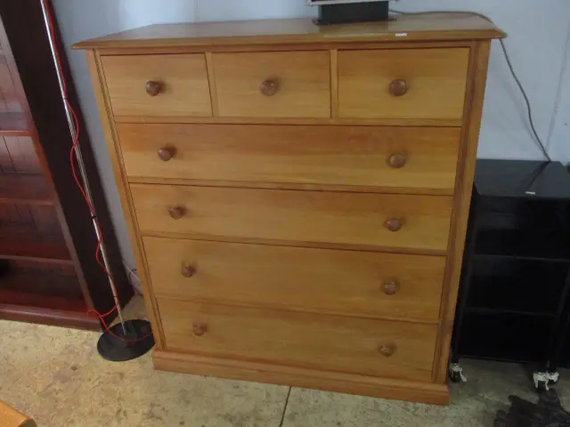 7 Drawer Chest Image 1++