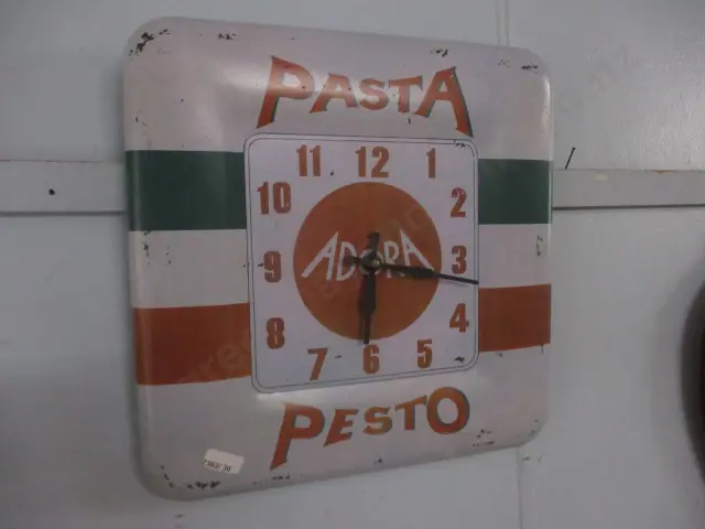 Tin Plate Clock Image 1++