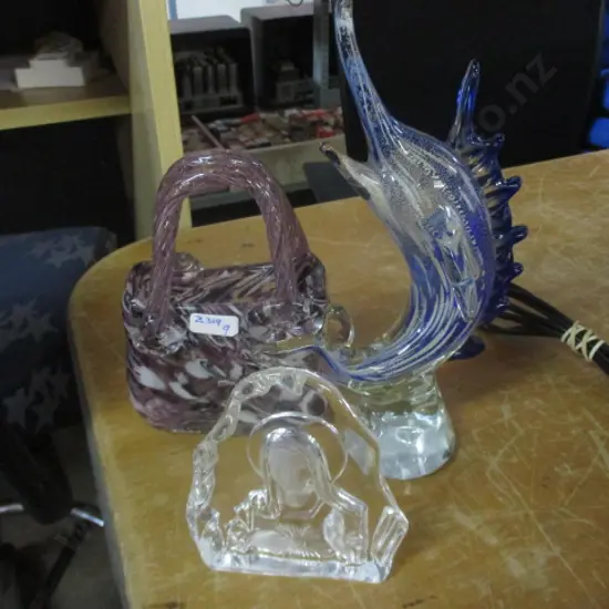 3 Pieces Art Glass