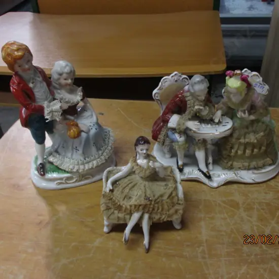 Figurines