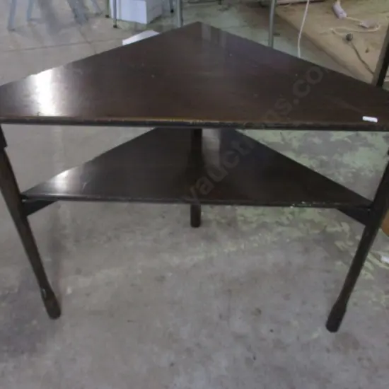 Corner Table