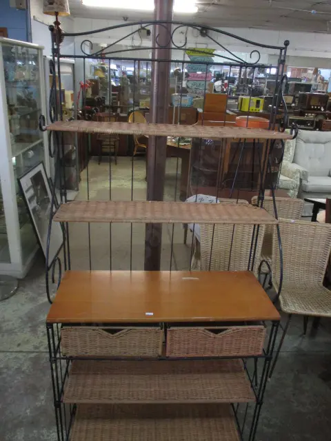 Bakers Rack Image 1++