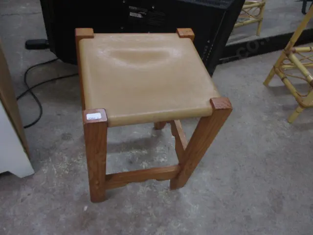 Leather Top Stool Image 1++