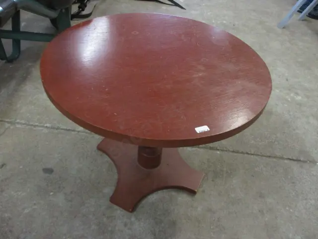 Side Table Image 1++