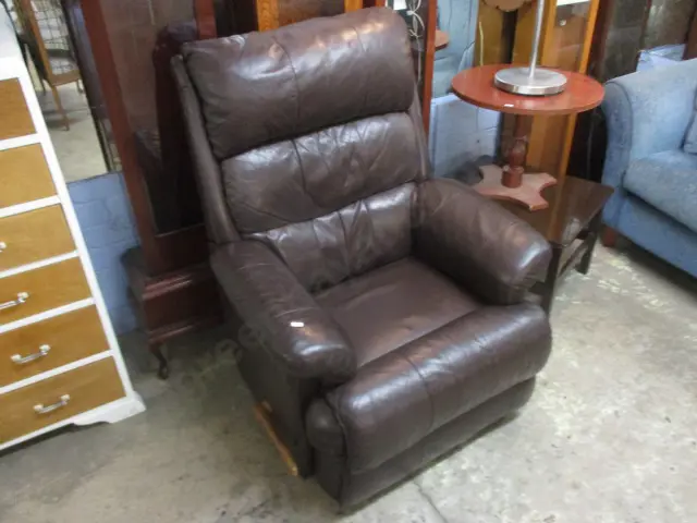 Leather Lazeboy Chair Image 1++