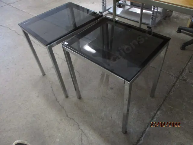 2 Side Tables Image 1++