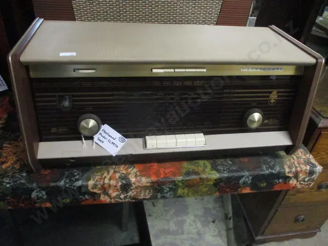 155 Fleetwood Radio Image 1++